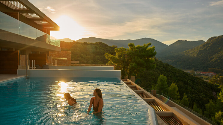 Elix, Mar-Bella Collection